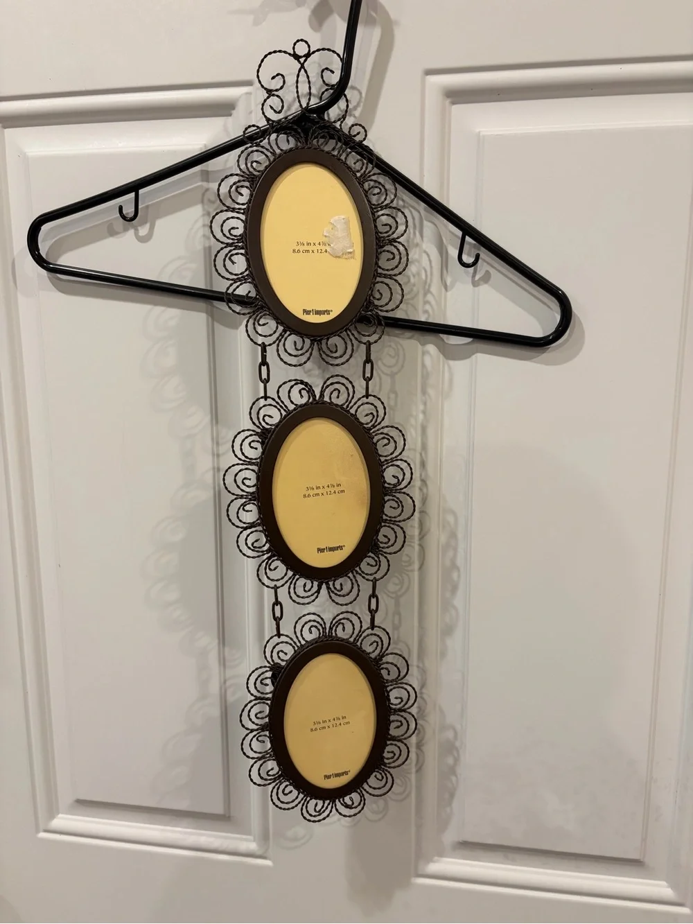 Pier 1 Brown Ornate Triple Oval Hanging Photo Frame